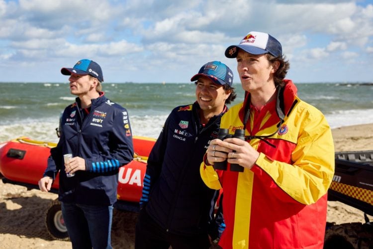 (Un)serious Race: Aussie Surf Lifesavers 10